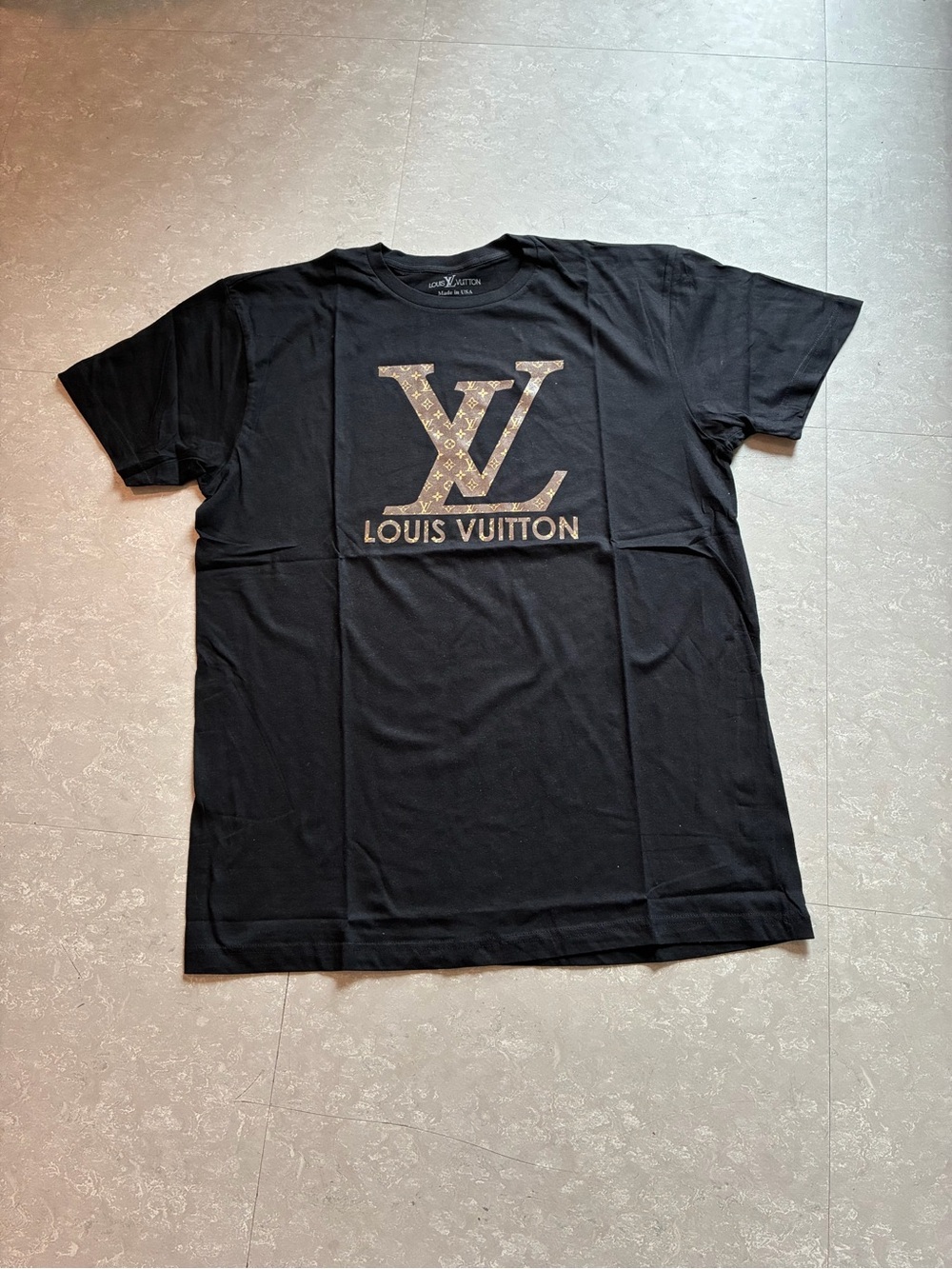 Men’s New Luxury LV Black T-Shirt with Gold Monogram Print Size L - Picture 3 of 4